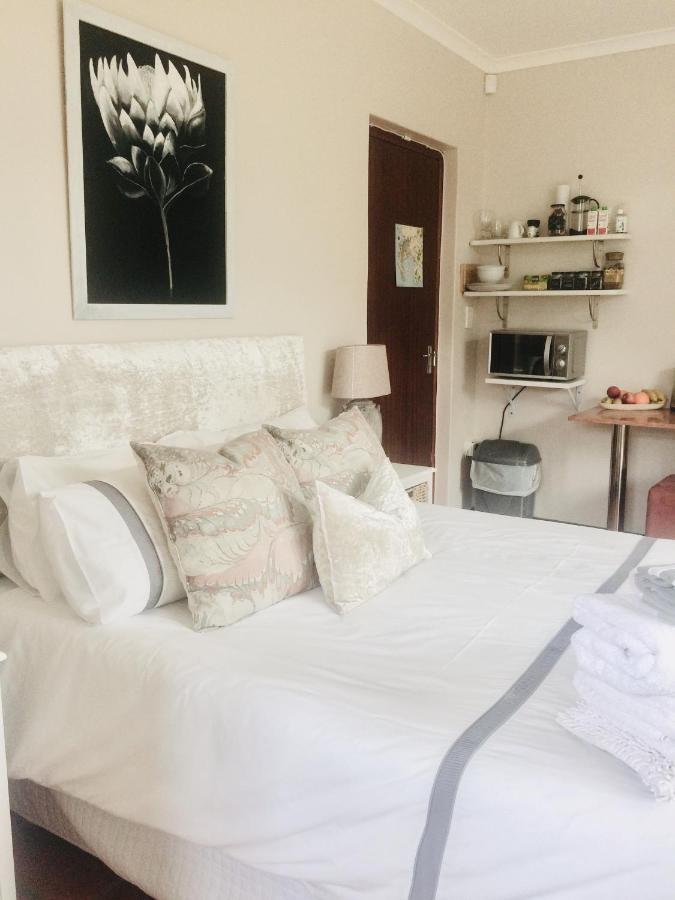 Mountain Peaks Hotel Хаут Бей Екстериор снимка